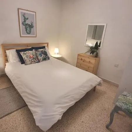 Ground Floor 3 Min Walk From The Sea Appartement